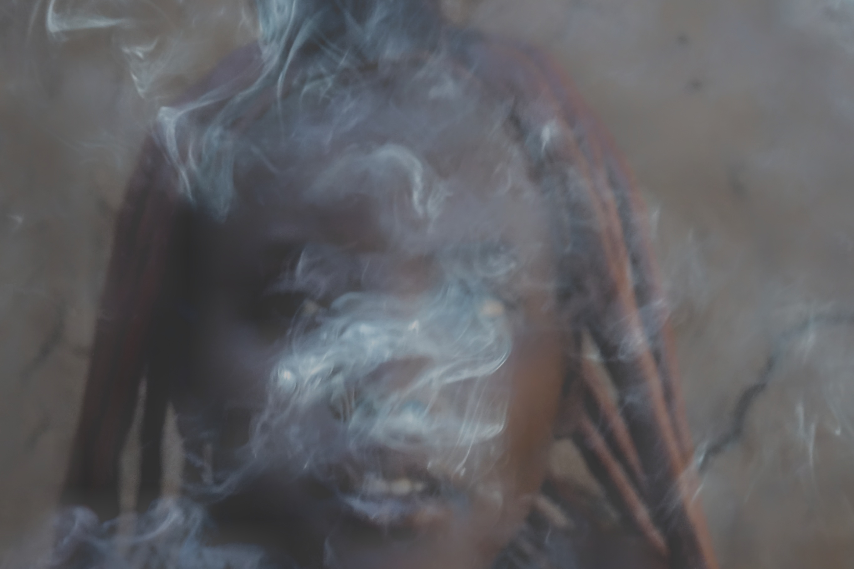 Visage dans la fumée